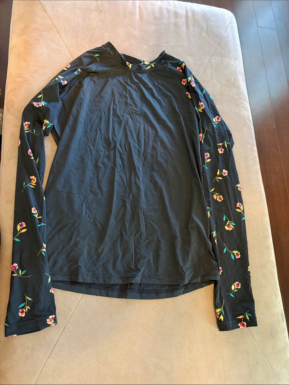 Billabong Black Floral Long-Sleeve rash guard Swim Coverup